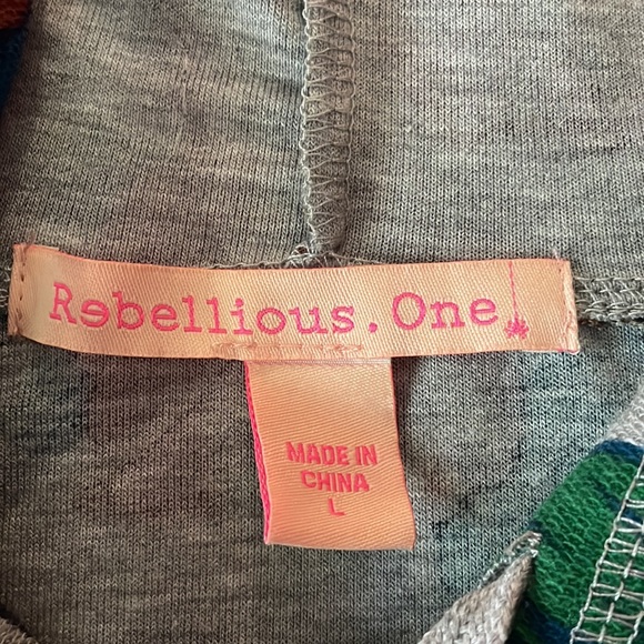 Rebellious One Good Vibes Only Hoodie Size L - Picture 2 of 2